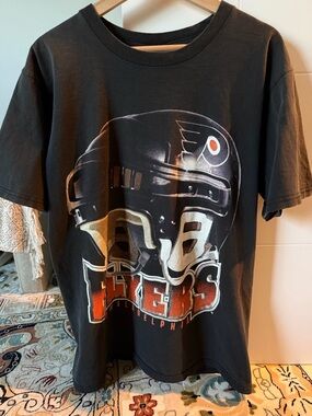 Lee Black Graphic Tee with Multicolor Logo Accents